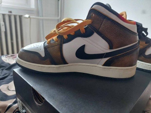 Jordan1mid se orange