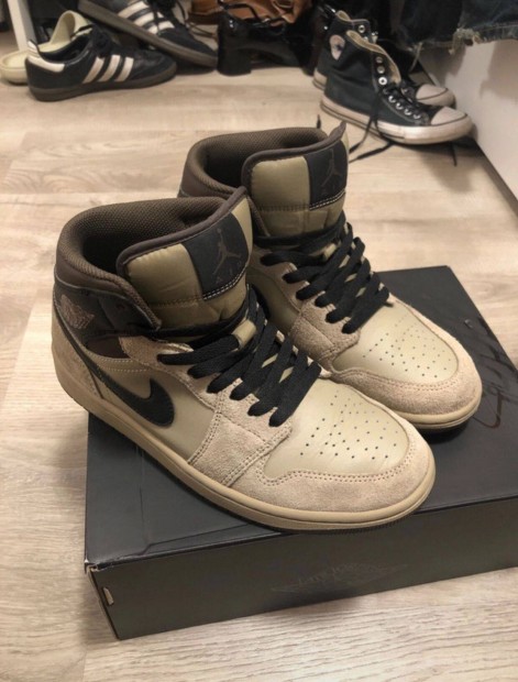 Jordan 1 Mid