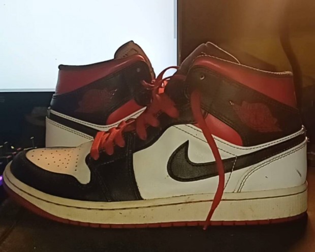 Jordan 1 Mid Red 43 (utnvtell)