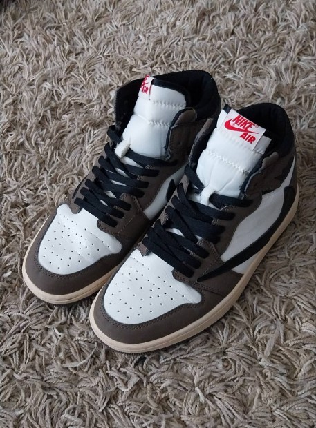 Jordan 1 Travis Scott High 42 -es mretben