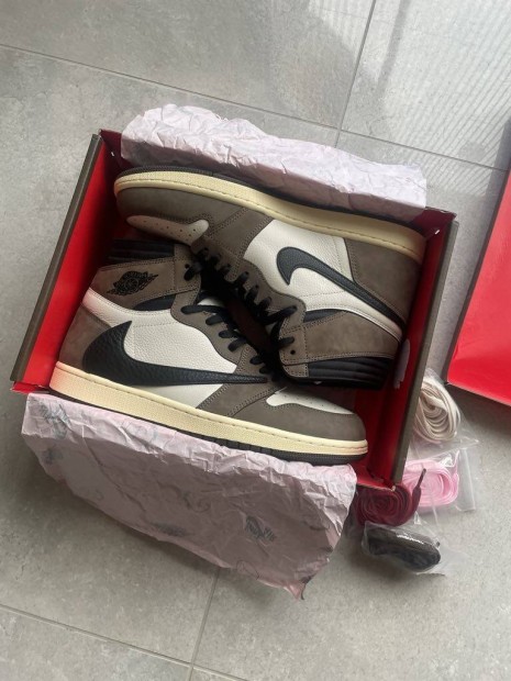 Jordan 1 high OG Travis Scott "mocha"