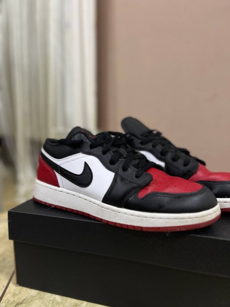 Jordan 1 low elad!