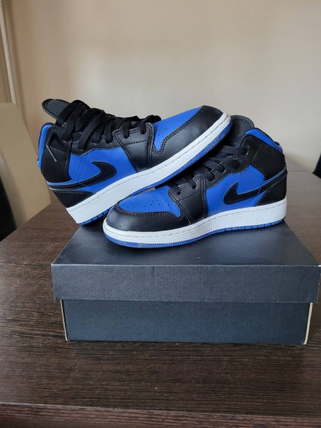 Jordan 1 mid black/royal blue