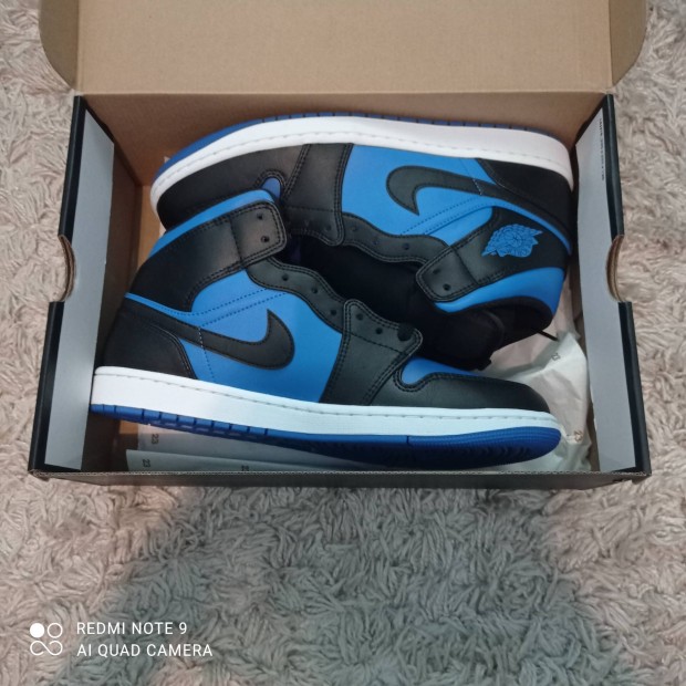 Jordan 1 mid royale blue 