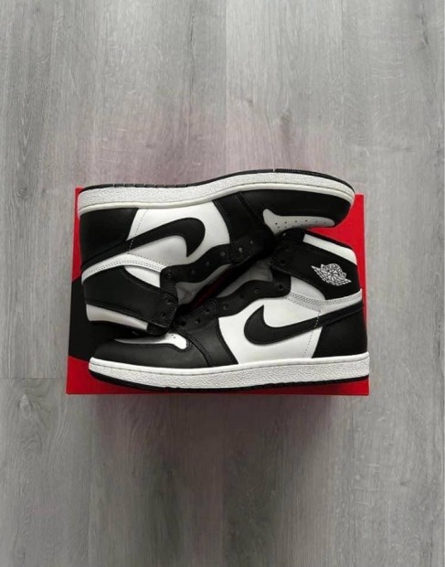 Jordan 1 retro cipők