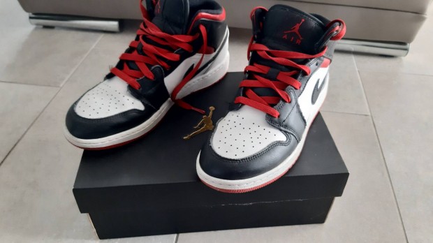 Jordan 38,5 cip elad