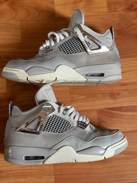 Jordan 4 Frozen Moments