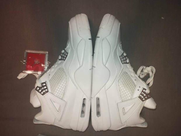 Jordan 4 Pure Money 44