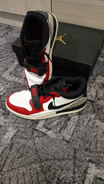 Jordan Legacy 312 Low Chicago