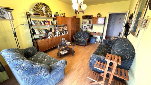 J�sav�rosban 56 nm-es 1+2 szob�s lak�s elad�