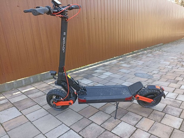 Joyor S 8 elektromos roller