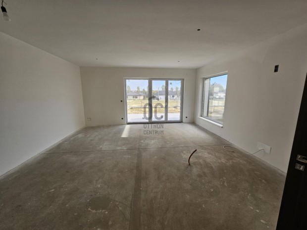 J�zsak�zpont Lak�park II. �tem�ben elad�k azonnal k�lt�zhet�, 184 m2-e