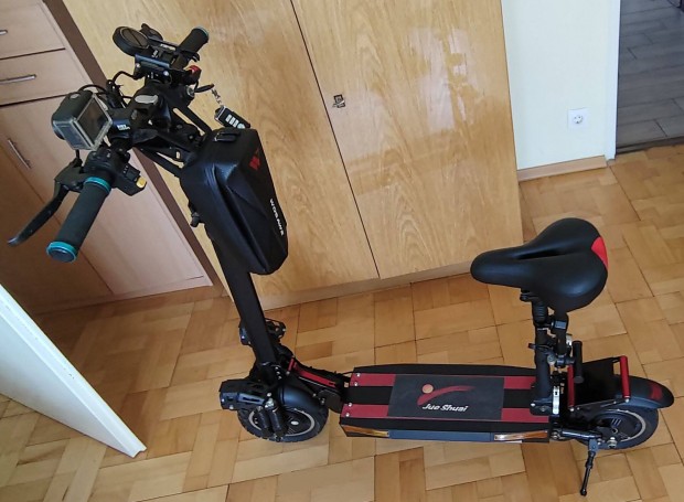 Jueshuai X900 2000W 26AH 48V Dupla motoros elektromos roller