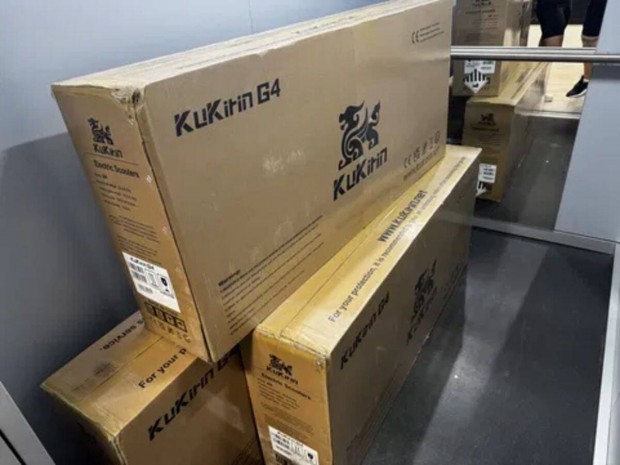 Júliusi akció 2025-ös Kukirin G4 2000W Elektromos Roller