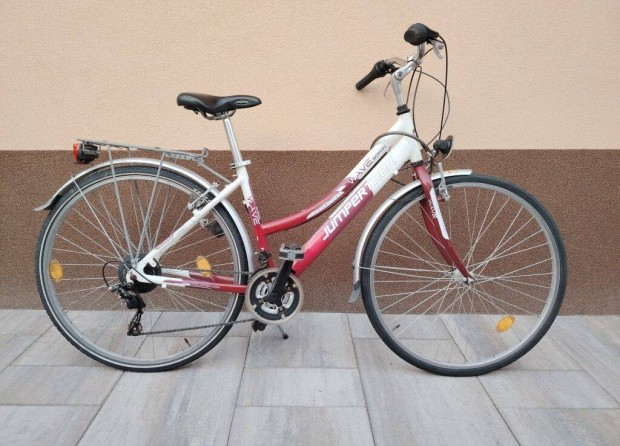 Jumpertrek 28"-os , aluvázas, női kerékpár jól felszerelve