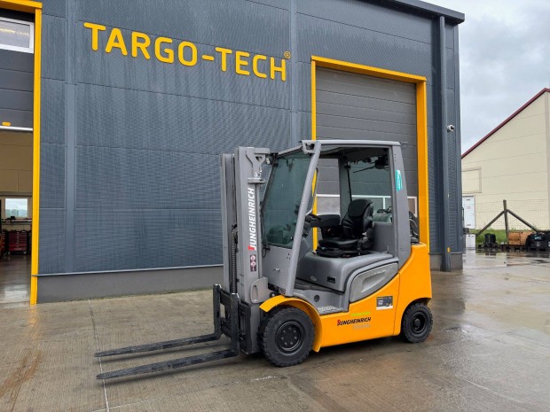 Jungheinrich 2 tonnás targonca triplex oldalmozgató gáz2018