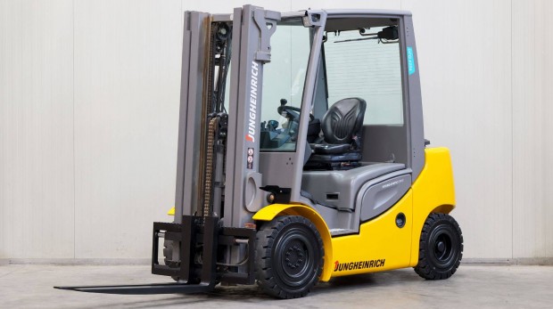 Jungheinrich DFG 425s 2,5 tonnás dízel targonca