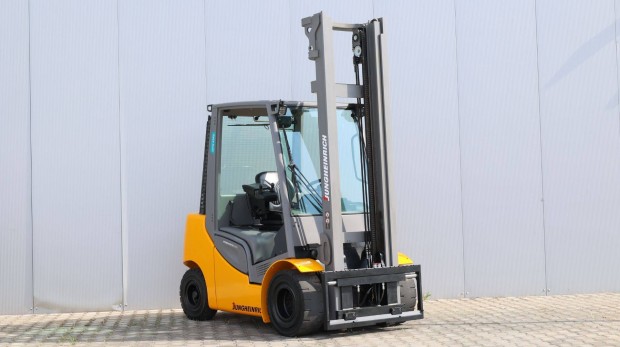 Jungheinrich DFG 430s 3 tonnás dízel targonca