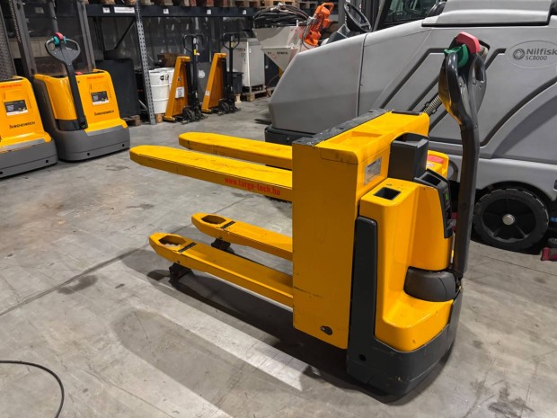 Jungheinrich EJE 2 tonnás gyalogk. raklap emelő 750mm emelés targonca