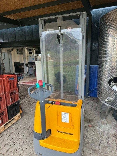 Jungheinrich Elektromos Gyalogk�s�ret� targonca JC 110
