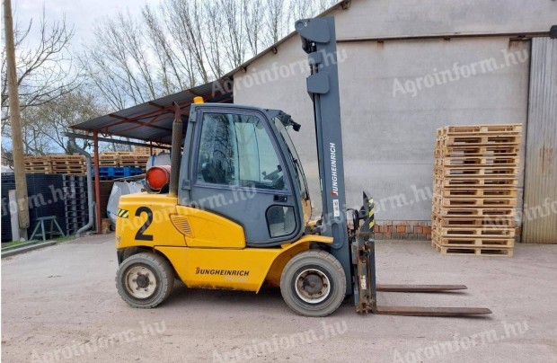 Jungheinrich TFG 550-es targonca, nagy teherbírású, magas emelésű