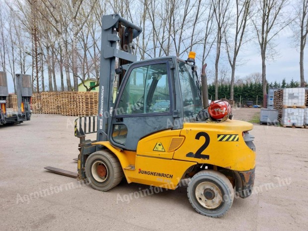 Jungheinrich TFG 550-es targonca, nagy teherbírású, magas emelésű