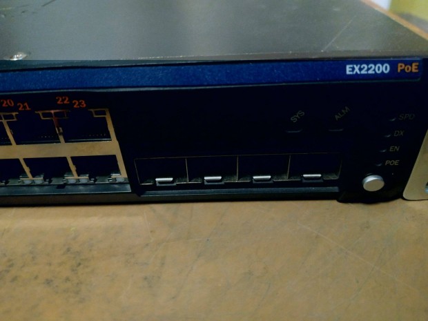 Juniper EX2200 POE-24P-4G Gigabites Switch (2)