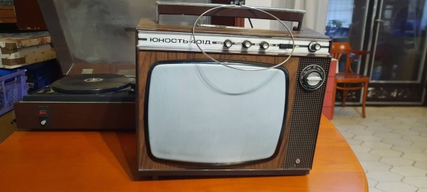 Junoszt tv vintage 