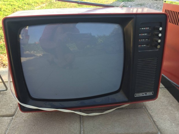 Junoszty 402b retro TV