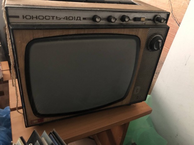 Junoszty hordozható kis TV működő