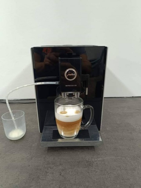 Jura Impressa A9 Beptett cappuccino fejjel