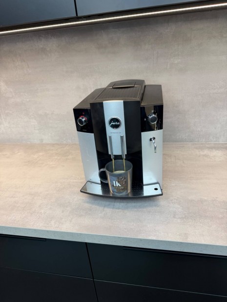 Jura Impressa C5 Ez�st-Fekete