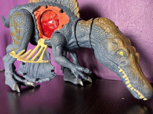 Jurassic World sebzett Spinosaurus