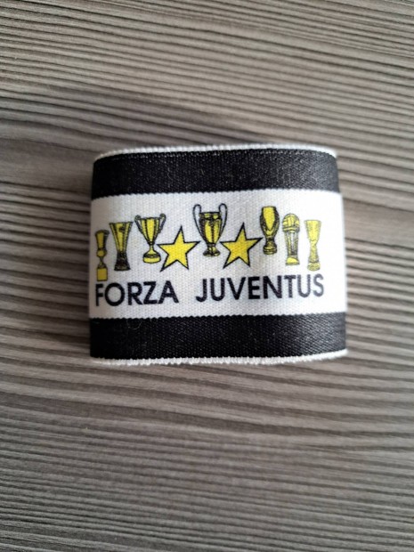 Juventus csapatkapitnyi karszalag - j 