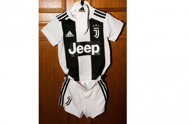 Juventus eredeti adidas 2018-19 baby fekete fehér szett (80, 86)