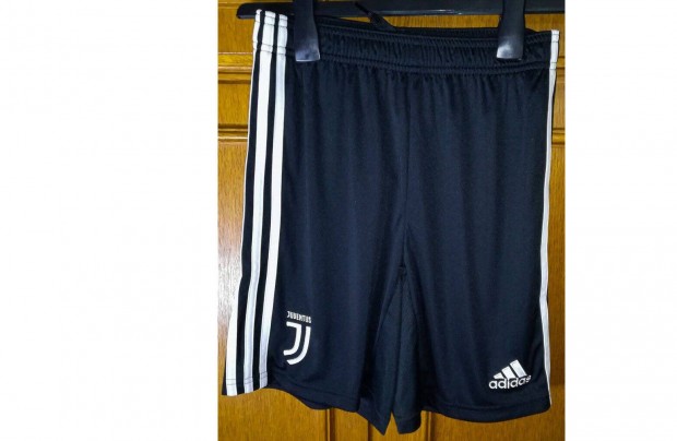 Juventus eredeti adidas fekete gyerek rvid nadrg (L, 164)