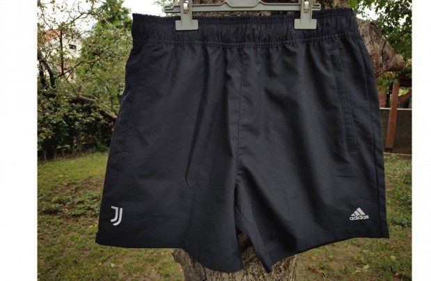 Juventus eredeti adidas fekete rvid nadrg (L-es)