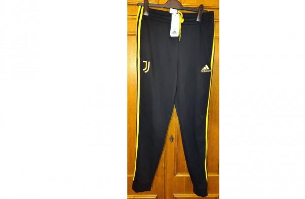 Juventus fekete sárga eredeti adidas mackó nadrág (M)