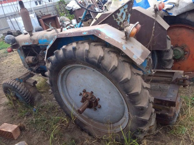 K25 henger �s zetorok