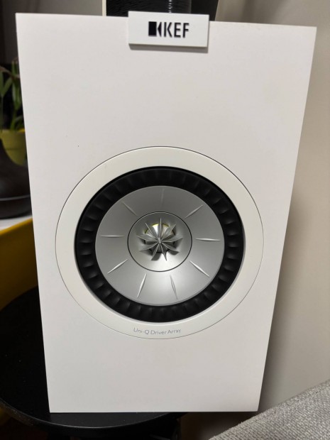 KEF Q150 s Q 250 center