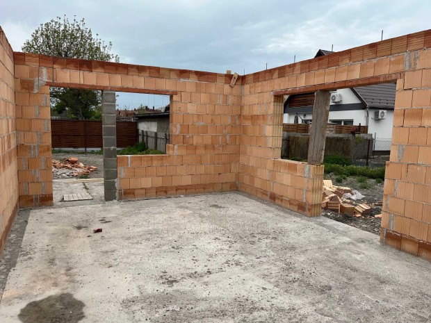 KERTKAPCSOLATOS LAKÁS SIÓFOK BELVÁROSÁBAN