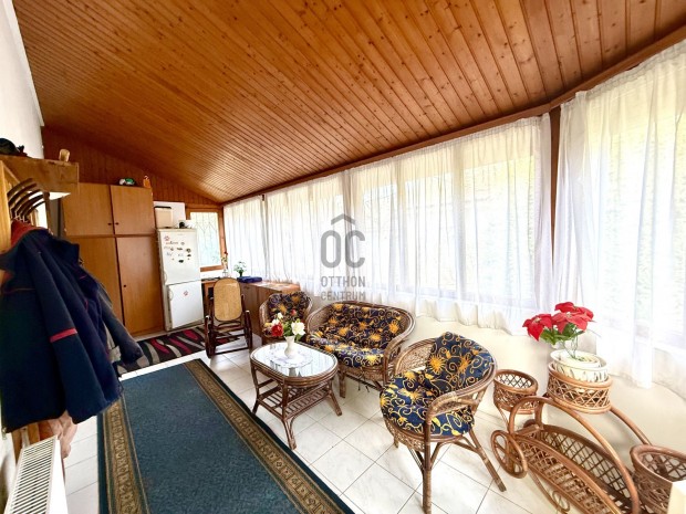 KERTKAPCSOLATOS T�GLALAK�S �JPEST K�ZPONTJ�BAN  T�LIKERTTEL, SAJ�T KE