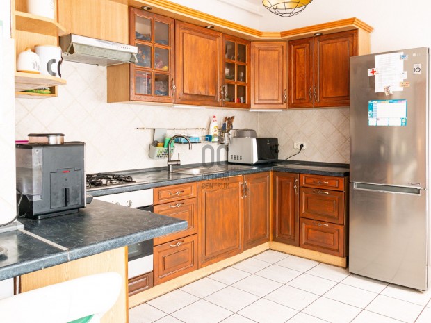 K�TSZINTES, AZONNAL K�LT�ZHET� CSAL�DI H�Z SZEMERETELEPEN  186 M, 5