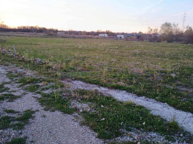 KIAD� Nagykanizsa �szaki r�sz�n, az aut�p�lya k�zel�ben egy