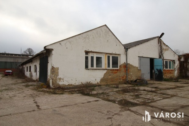 KIAD� RAKT�R,GAR�ZS,�ZLETHELYS�G DOROG BELV�ROS K�ZEL�BEN