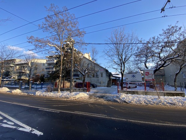 KIAD� �ZLETI-C�L� ingatlan Budapest XIV. ker�let�ben  Szugl� utc�ban