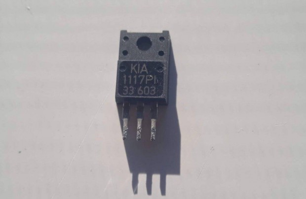 KIA 1117 stabilizátor IC , 3,3 V out , 1 A , bontott , működik