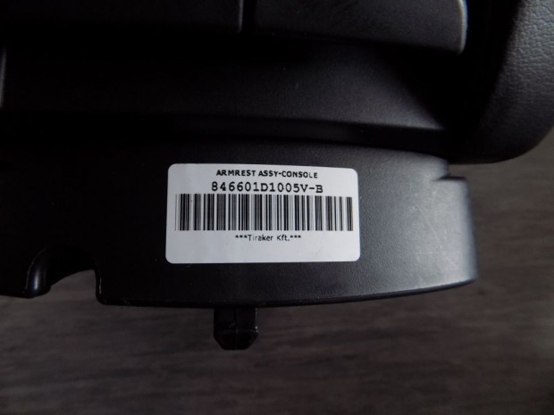KIA CARENS ARMREST ASSY-CONSOLE eladó