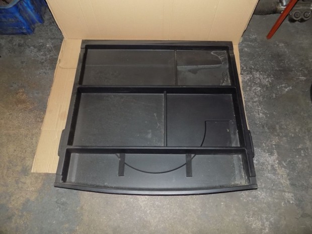 KIA CEED LUGGAGE ASSY-CENTER BOX eladó