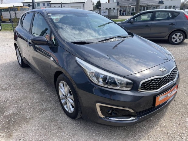 KIA CEE'D 1.4 CRDI EX Prémium Vezetett Szervizk...